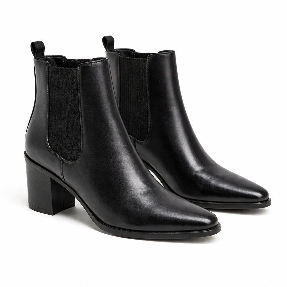 A. Marinelli Women's black  leather chelsea boots Size: 9M